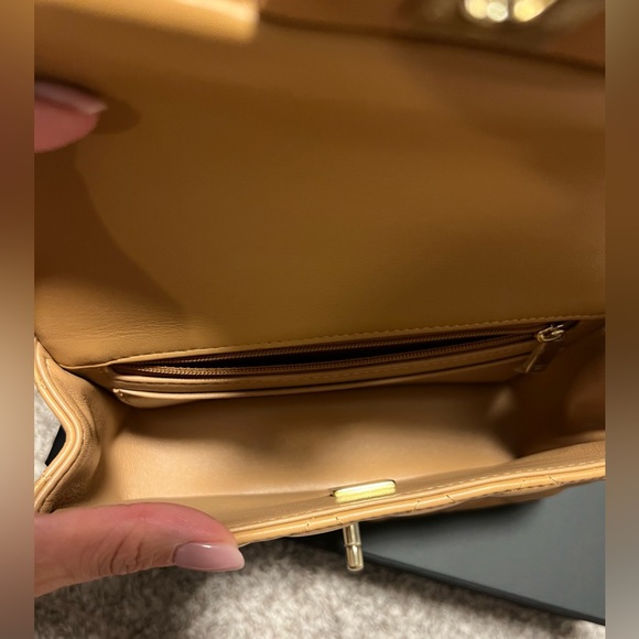 ✖️SOLD✖️Chanel 23P Dark Beige Mini Rectangle Top Handle LGHW - Picture 5 of 6
